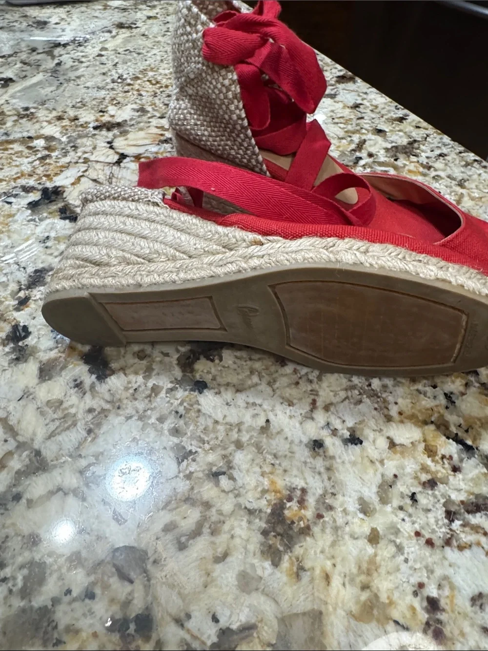 Castañer bright red